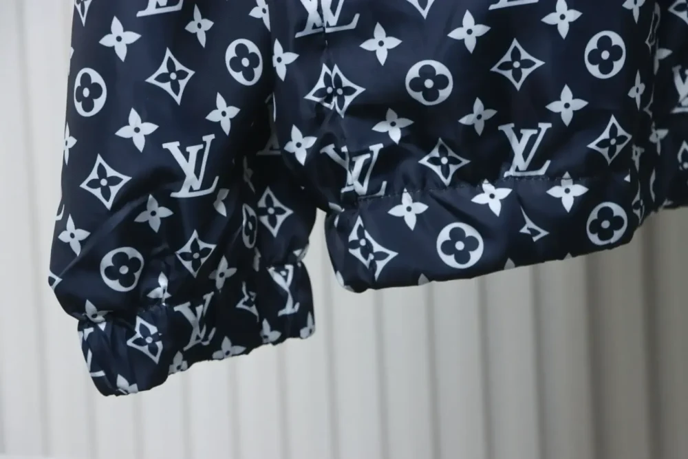 LU Trench Coat With Monochrome Print - Image 6