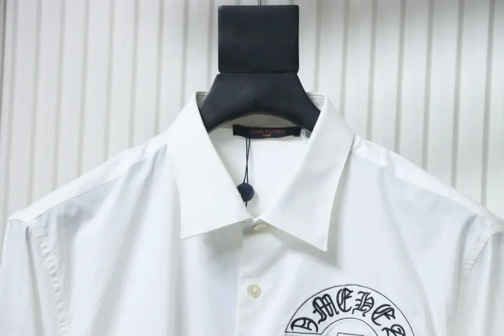 LU co-branded CH Chrome Hearts patch shirt - Image 13