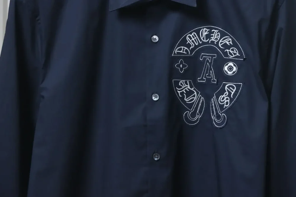 LU co-branded CH Chrome Hearts patch shirt - Image 7