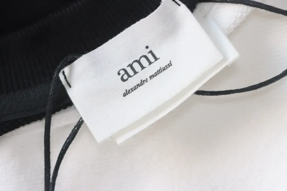 AMI Paris round neck sweatshirt with small letter - Image 7