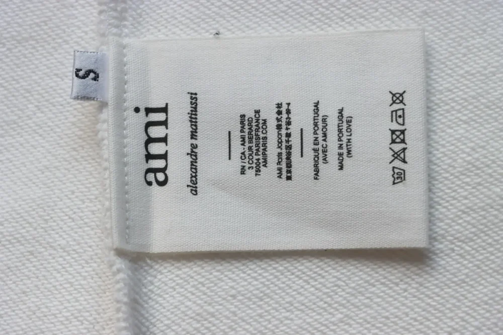 AMI Paris round neck sweatshirt with small letter - Image 9