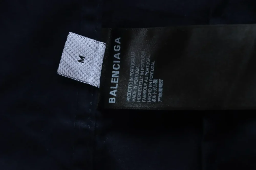 Balenciaga Manchester United Logo besticktes Bandhemd - Image 12