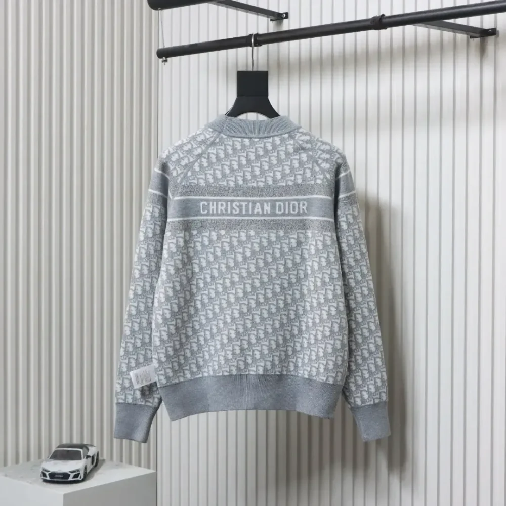 DI Slanted Double-Sided Round Neck In Cashmere With Jacquard Knit - Image 2
