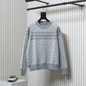 DI Slanted Double-Sided Round Neck In Cashmere With Jacquard Knit