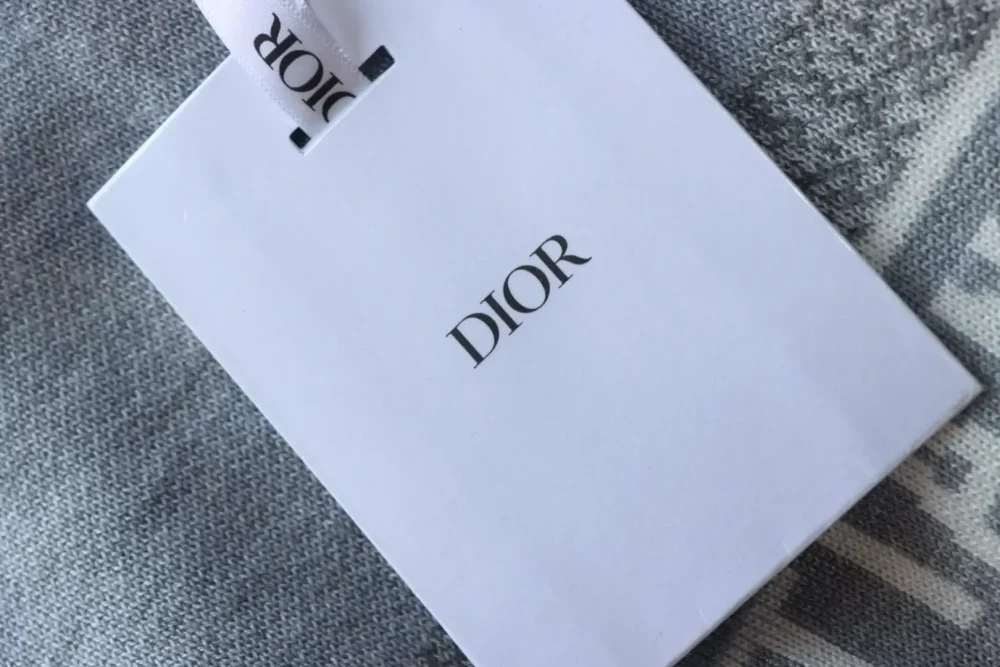 DI Slanted Double-Sided Round Neck In Cashmere With Jacquard Knit - Image 10