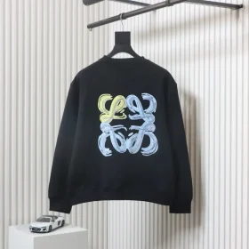 L0  Round Neck Sweatshirt With Dotted Letter Pattern