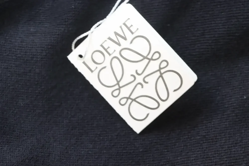 L0  Round Neck Sweatshirt With Dotted Letter Pattern - Image 8