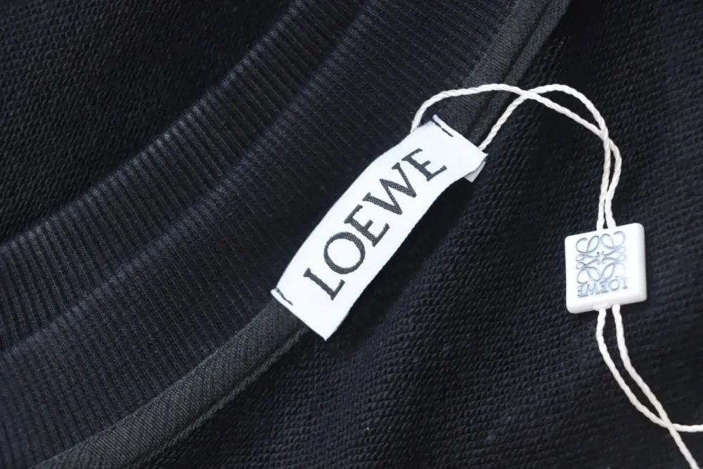 L0  Round Neck Sweatshirt With Dotted Letter Pattern - Image 9