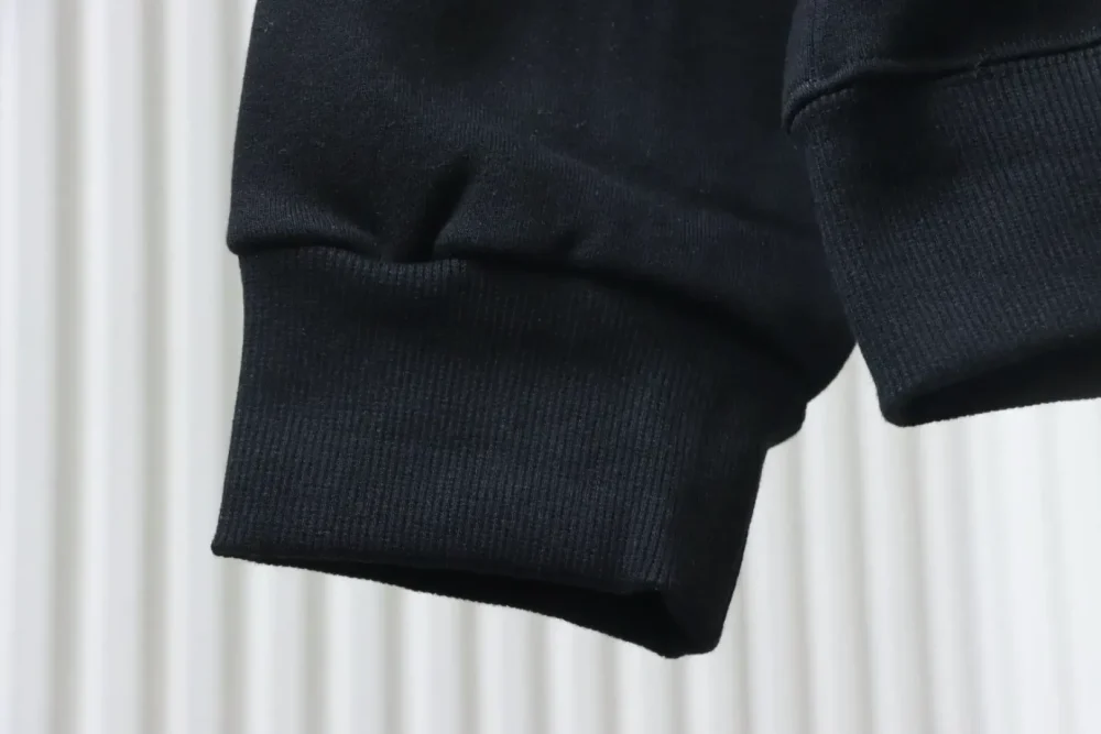 LU Crew Neck Sweatshirt With Color Block Lettering - Image 7