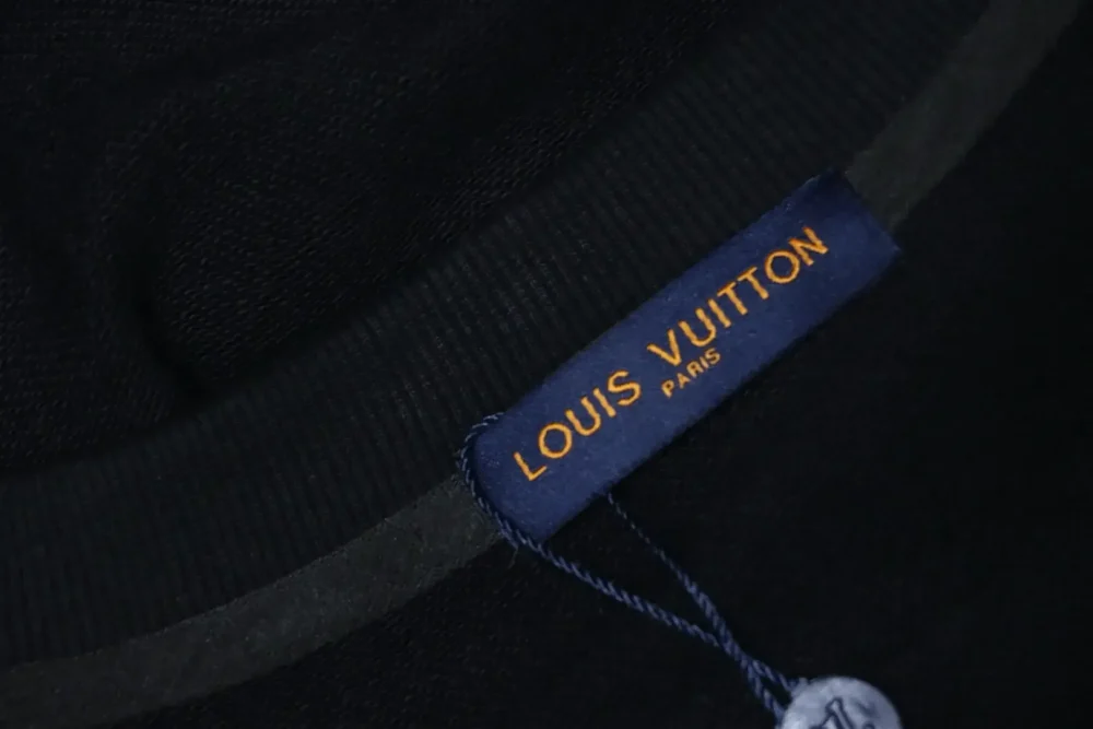 LU Crew Neck Sweatshirt With Color Block Lettering - Image 8
