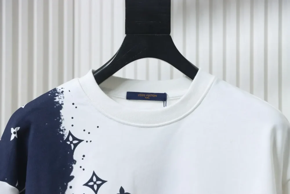 LU Crew Neck Sweatshirt with Monogram Print with Ink Splashes XXL - Image 4