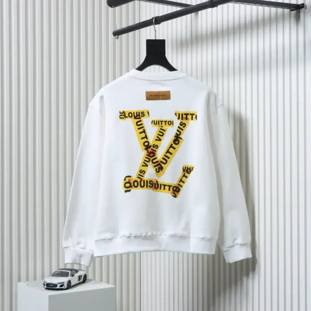 LU Crew neck sweatshirt with band print - Image 2
