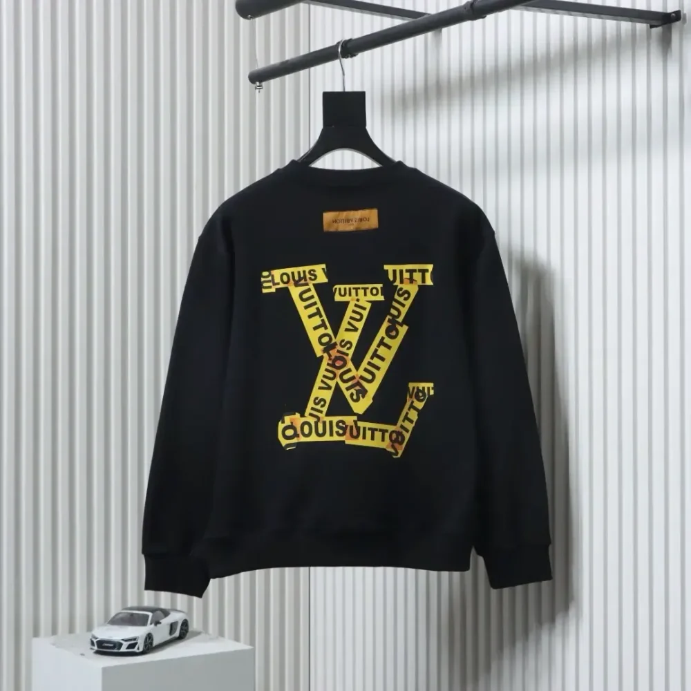 LU Crew neck sweatshirt with band print - Image 13