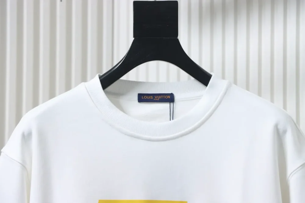 LU Crew neck sweatshirt with band print - Image 3