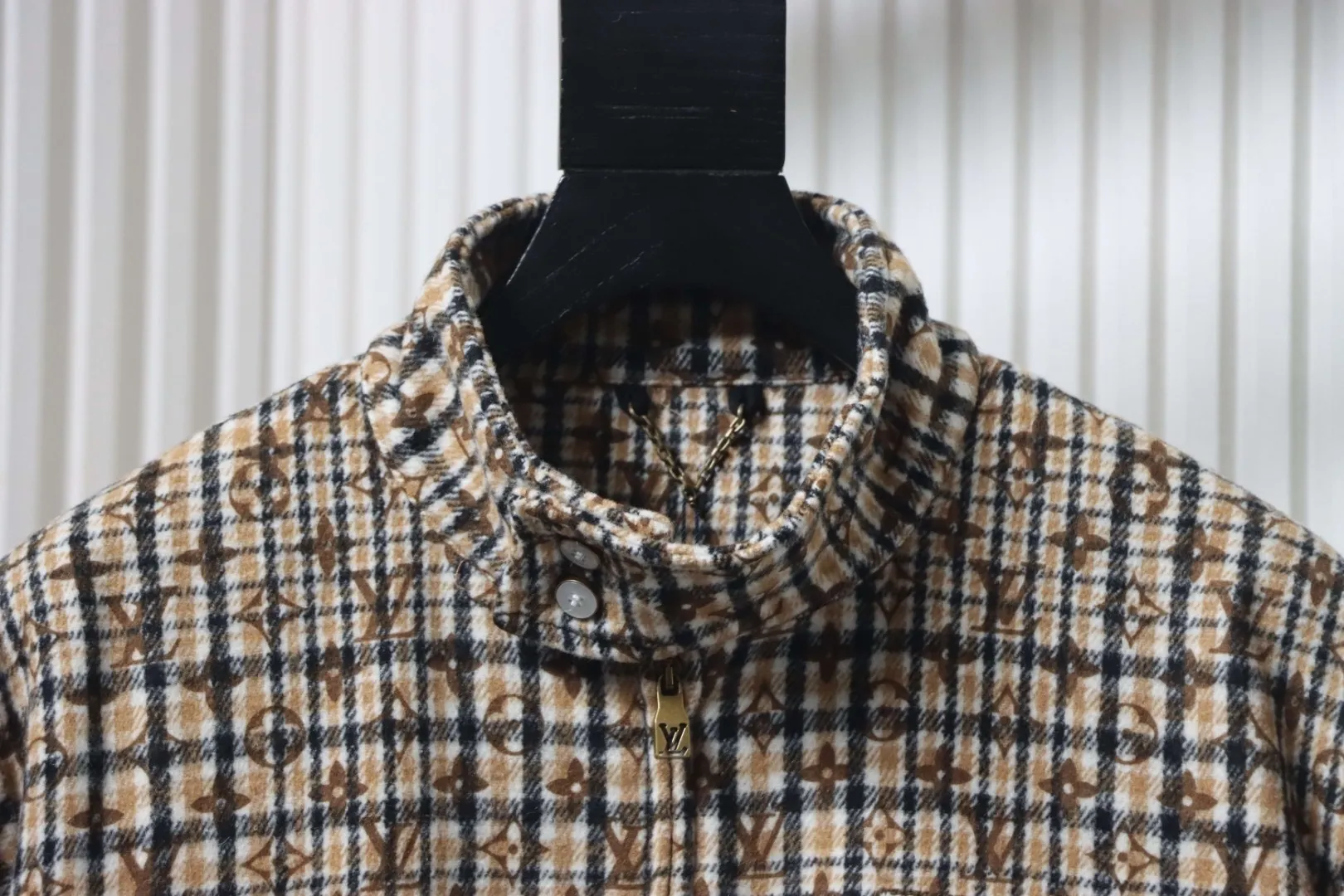 LU Jacket With Embroidered Badge And All-Over Monogram Check Pattern - Image 3