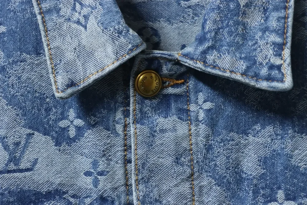 LU Jacquard Denim Jacket With Cloud Print - Image 5
