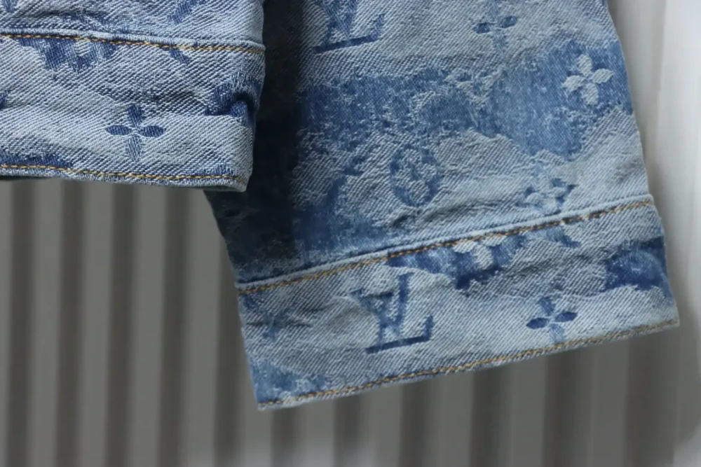 LU Jacquard Denim Jacket With Cloud Print - Image 7