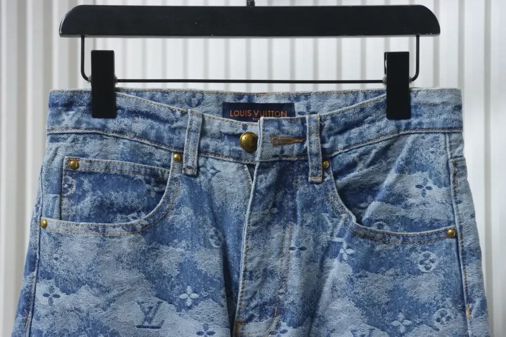 LU Jacquard Jeans With Cloud Print - Image 4