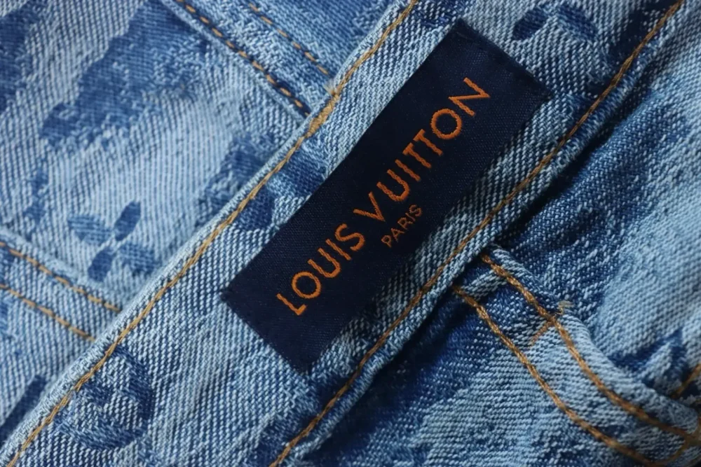 LU Jacquard Jeans With Cloud Print - Image 9