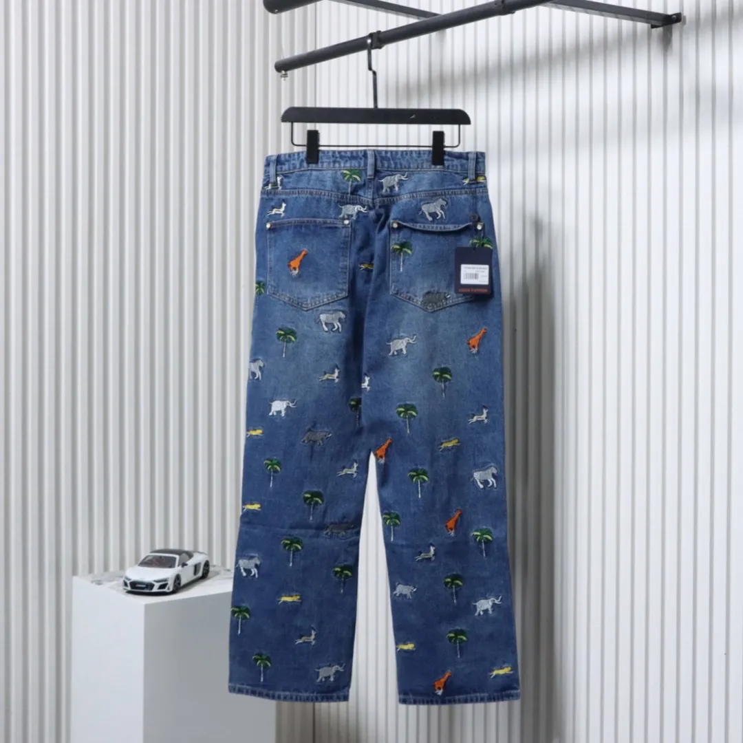 LU Jeans With Animal Embroidery - Image 2