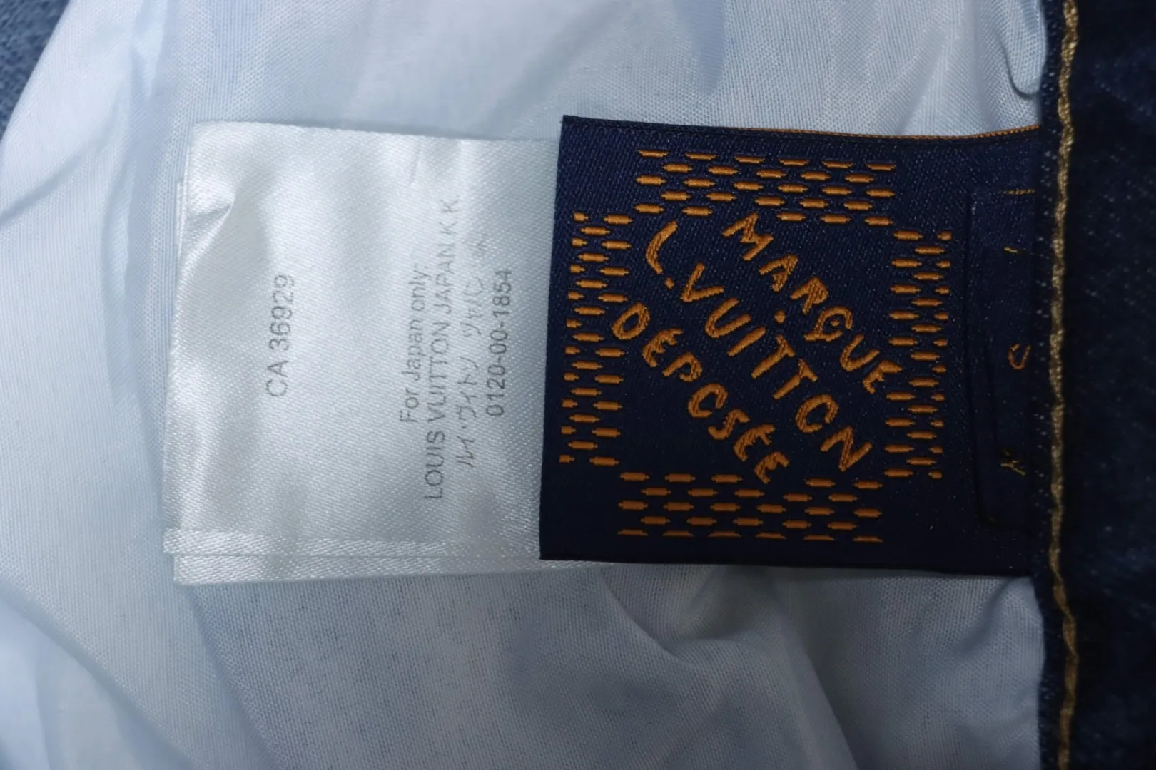 LU Jeans With Animal Embroidery - Image 11