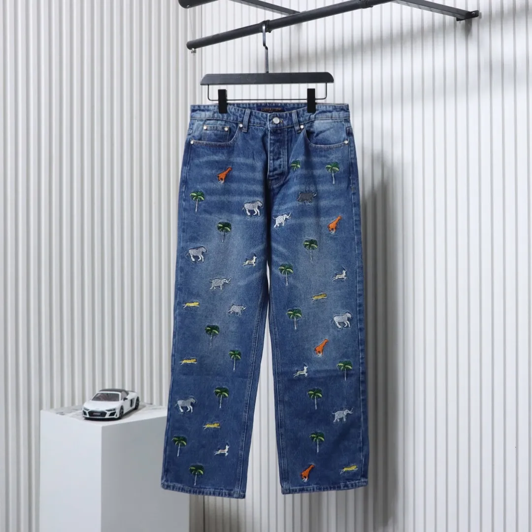 LU Jeans With Animal Embroidery