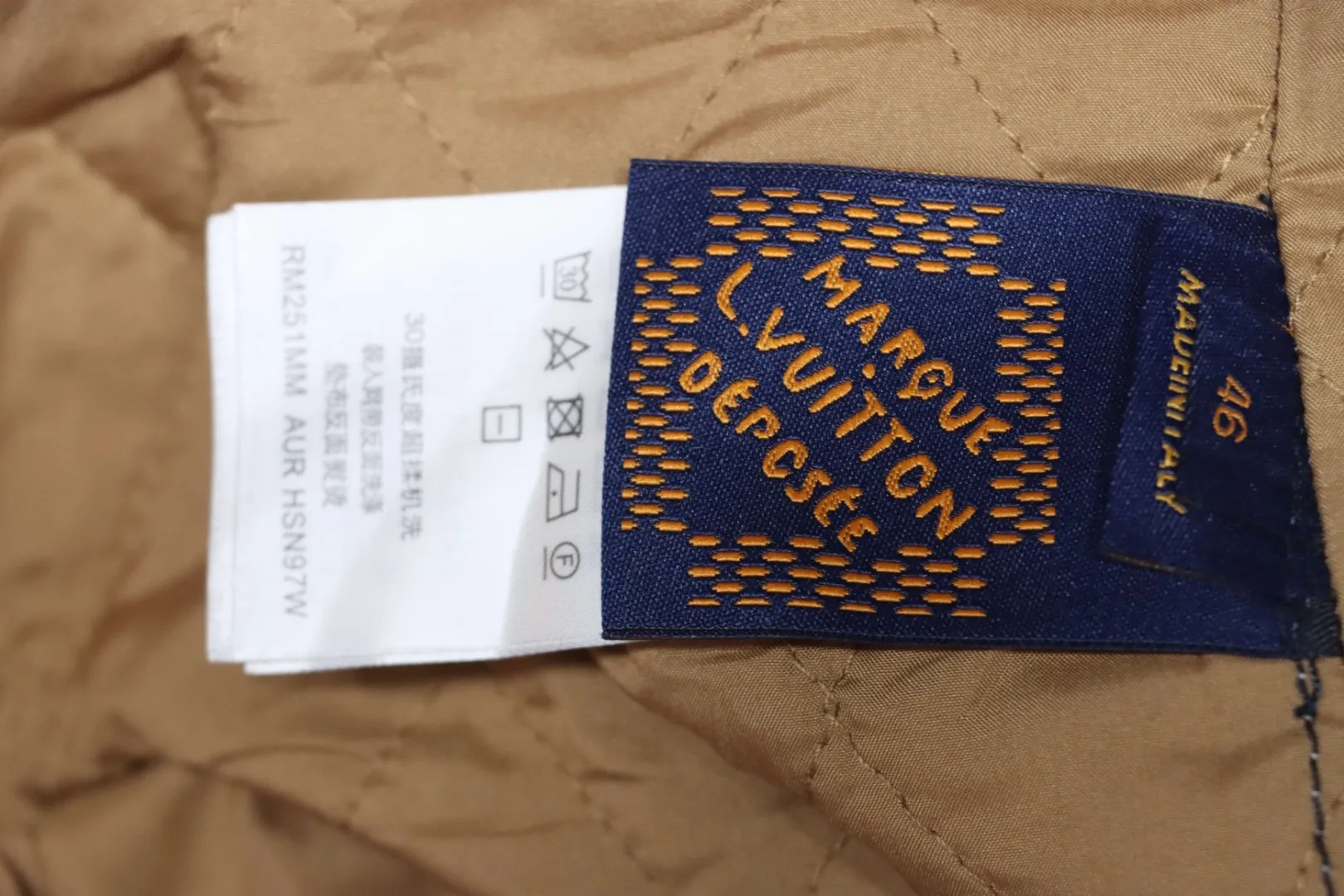 LU Pink long-sleeved work jacket with lapels - Image 10