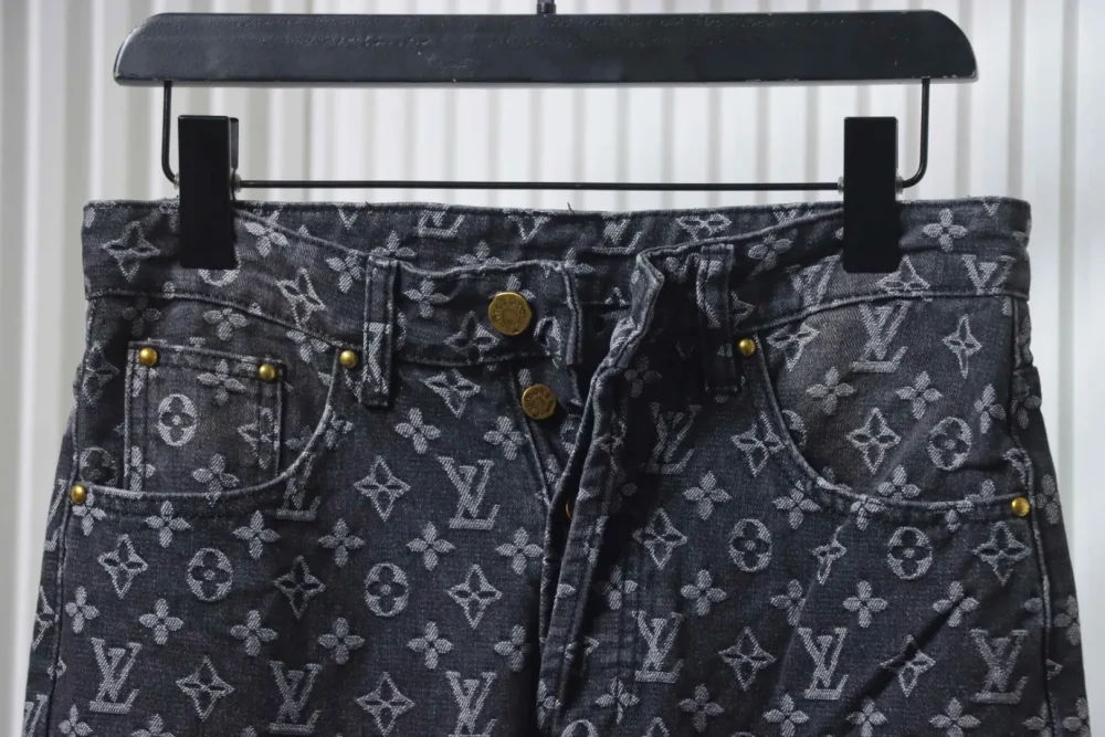 LU Ripped Jeans With Full Print XXL - Image 3