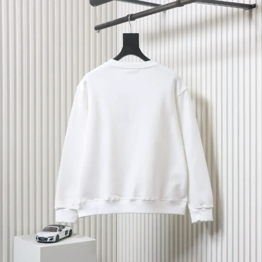 LU Round-Neck Sweatshirt With Mosaic Lettering - Image 12