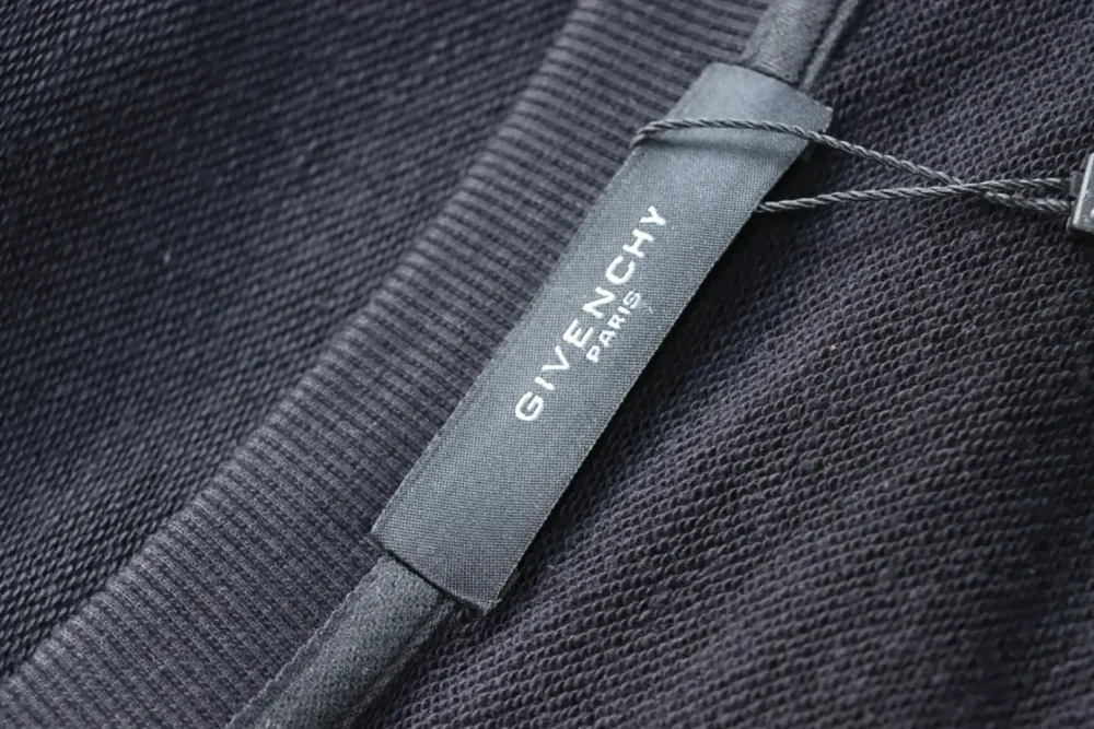 LU Round-Neck Sweatshirt With Mosaic Lettering - Image 10