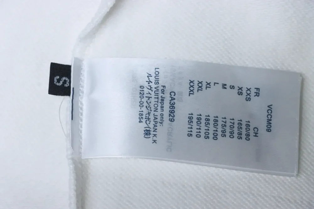 LU Round Neck Sweatshirt With Small Silicone Logo - Image 8