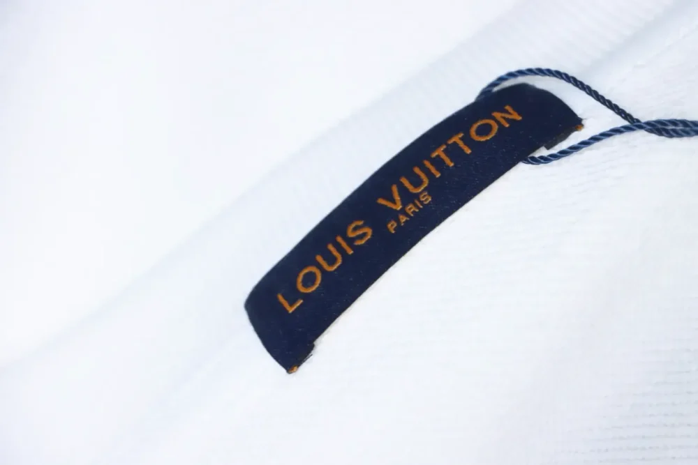 LU Round Neck Sweatshirt With Small Silicone Logo - Image 10