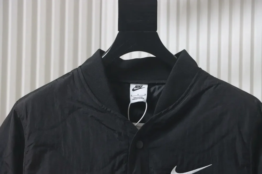 Nike Sportswear Loose Quilted Jacket with Swoosh Embroidery and Double Hook XXL - Image 3