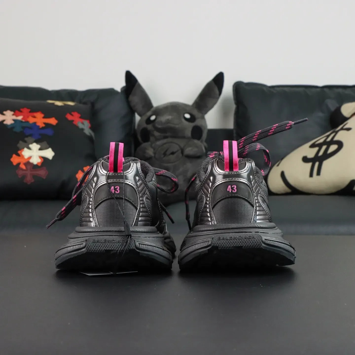 Balenciaga 3XL Black Gray Pink Low Top Sneakers - Image 6