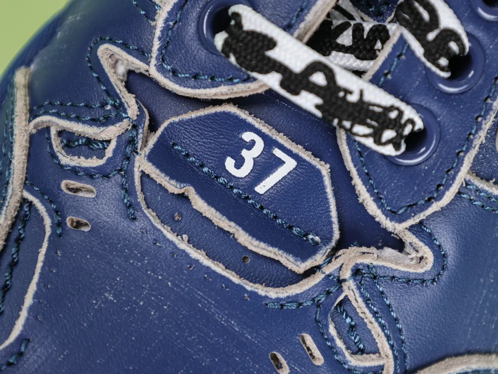 Balenciaga Hamptons Medium Worn-Out Sneaker Blue - Image 7