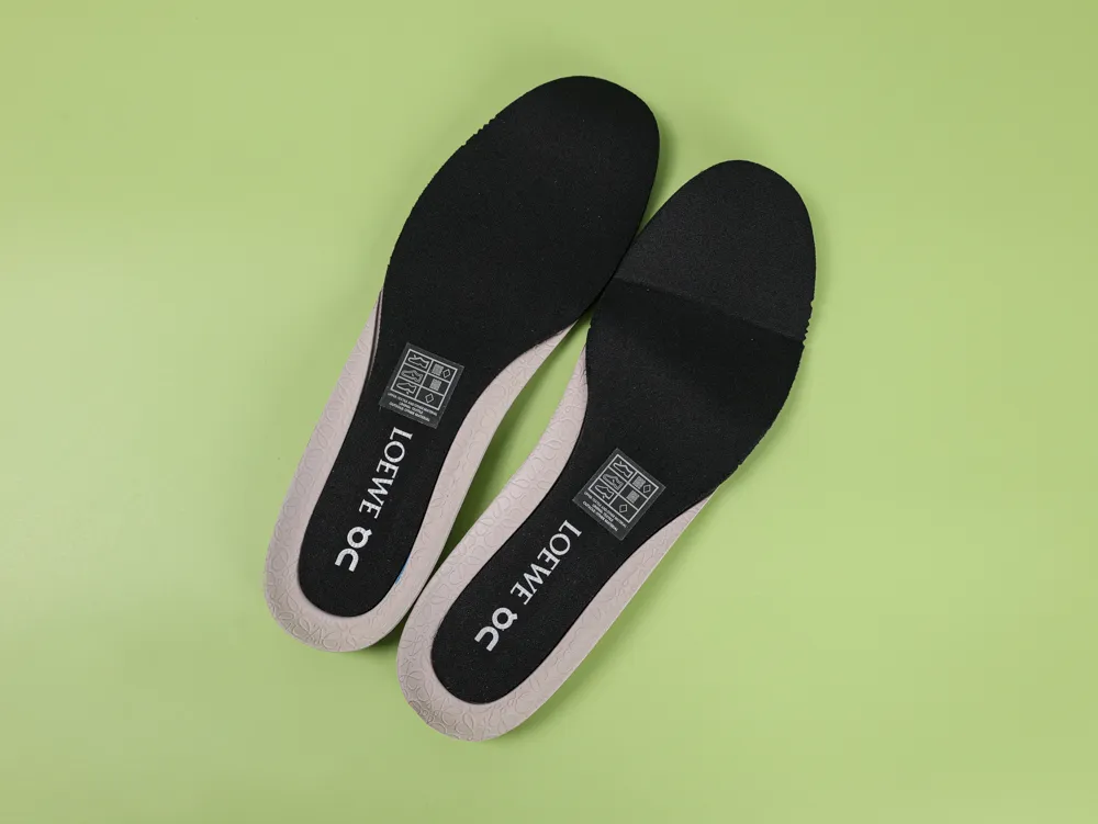 On Running x Cloudtilt 2 Sand and White - Image 12