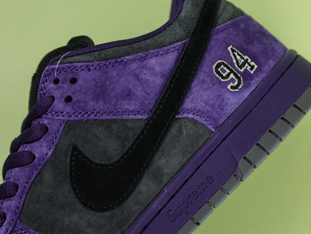 SB Dunk Low Supreme 94 Ink - Image 9