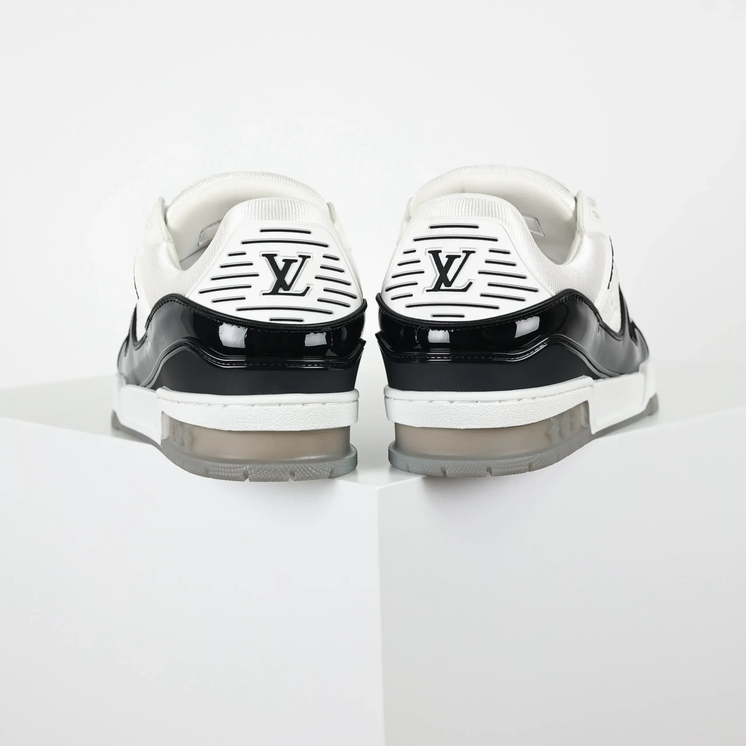 Trainer Monogram Sneakers In White Grained Calfskin And Black Patent Leather - Image 4