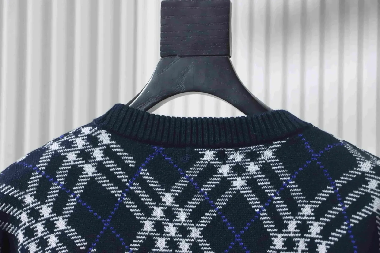 Bbr Pullover With Diamond Pattern And Round Neck - Image 4