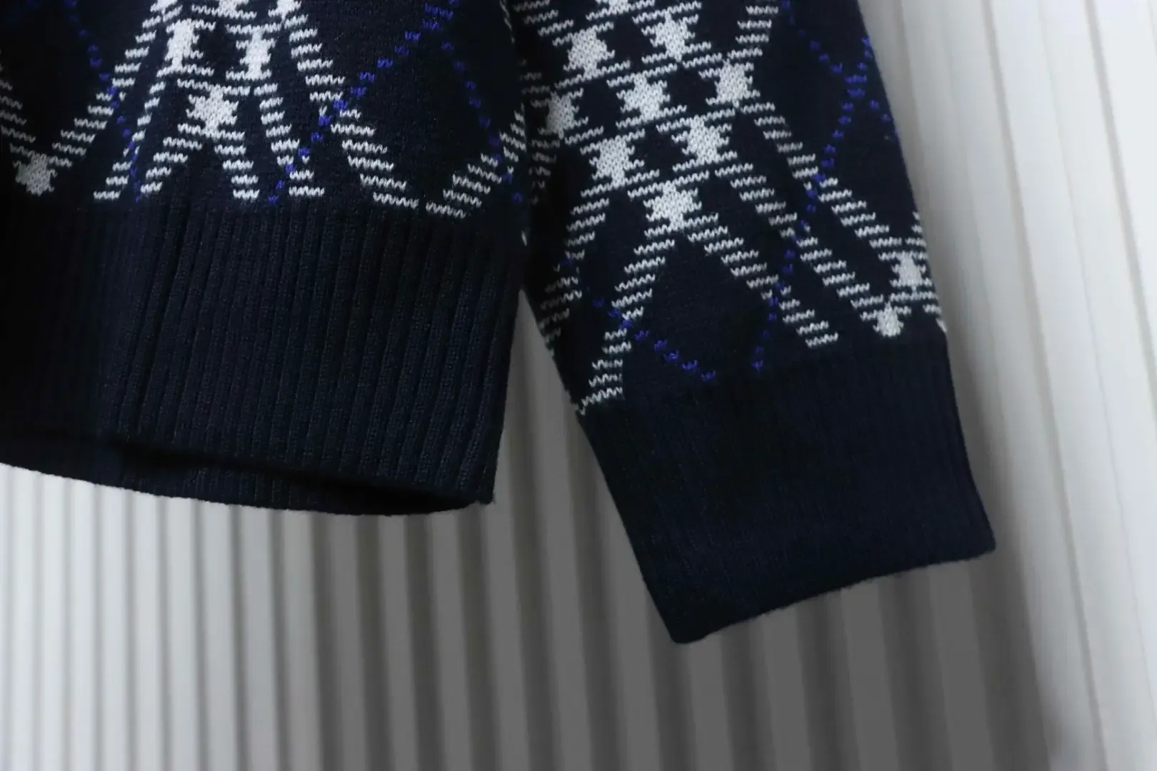 Bbr Pullover With Diamond Pattern And Round Neck - Image 6