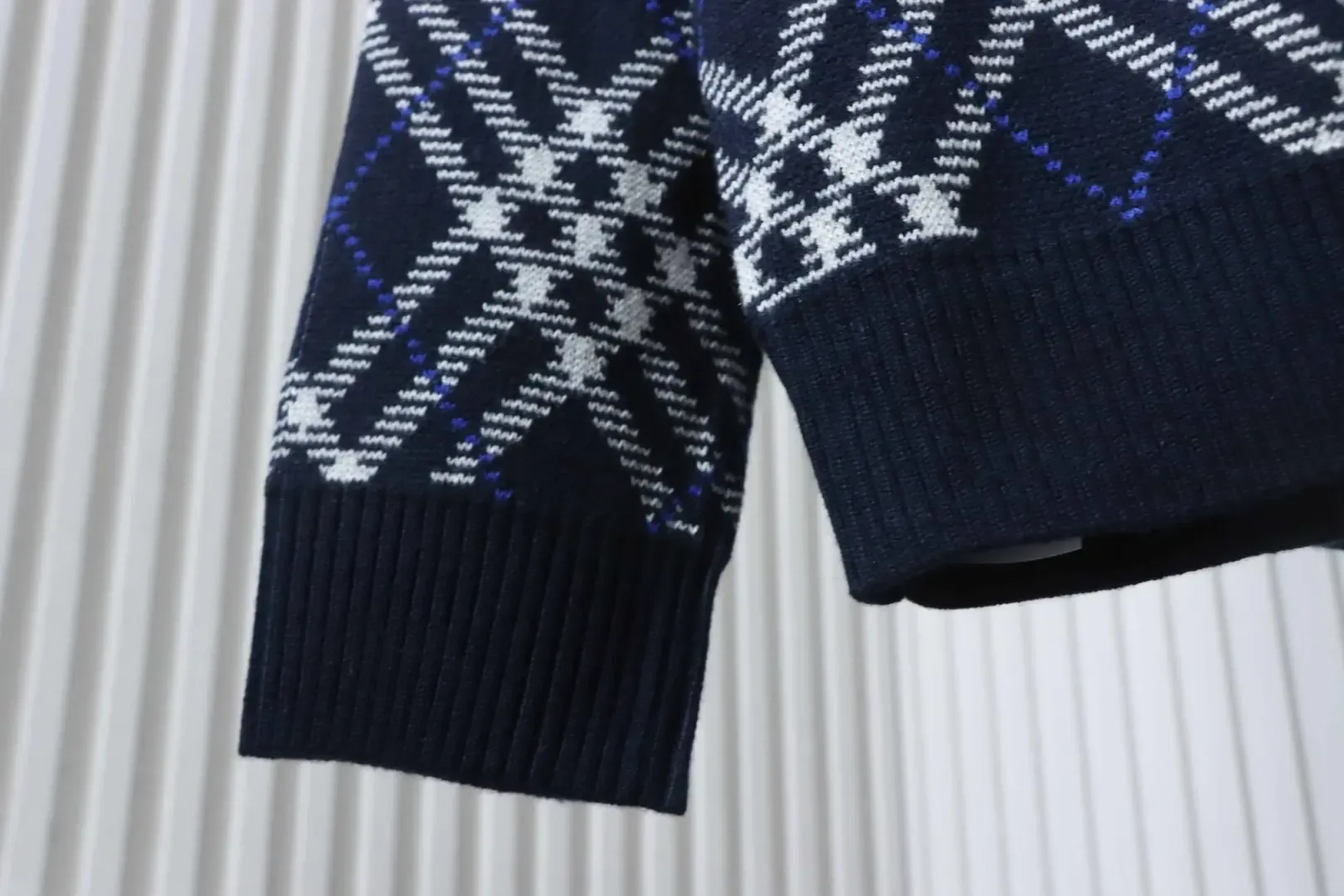 Bbr Pullover With Diamond Pattern And Round Neck - Image 8