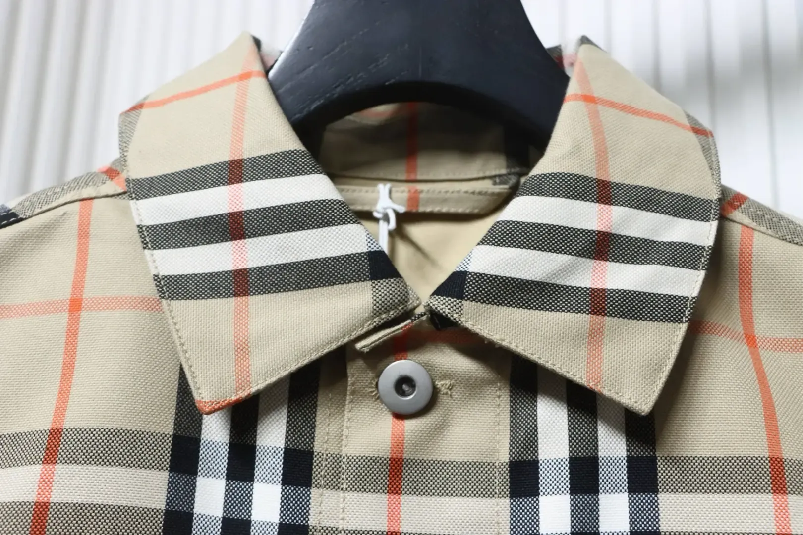 Checkered Jacket With Two Pockets - Image 11