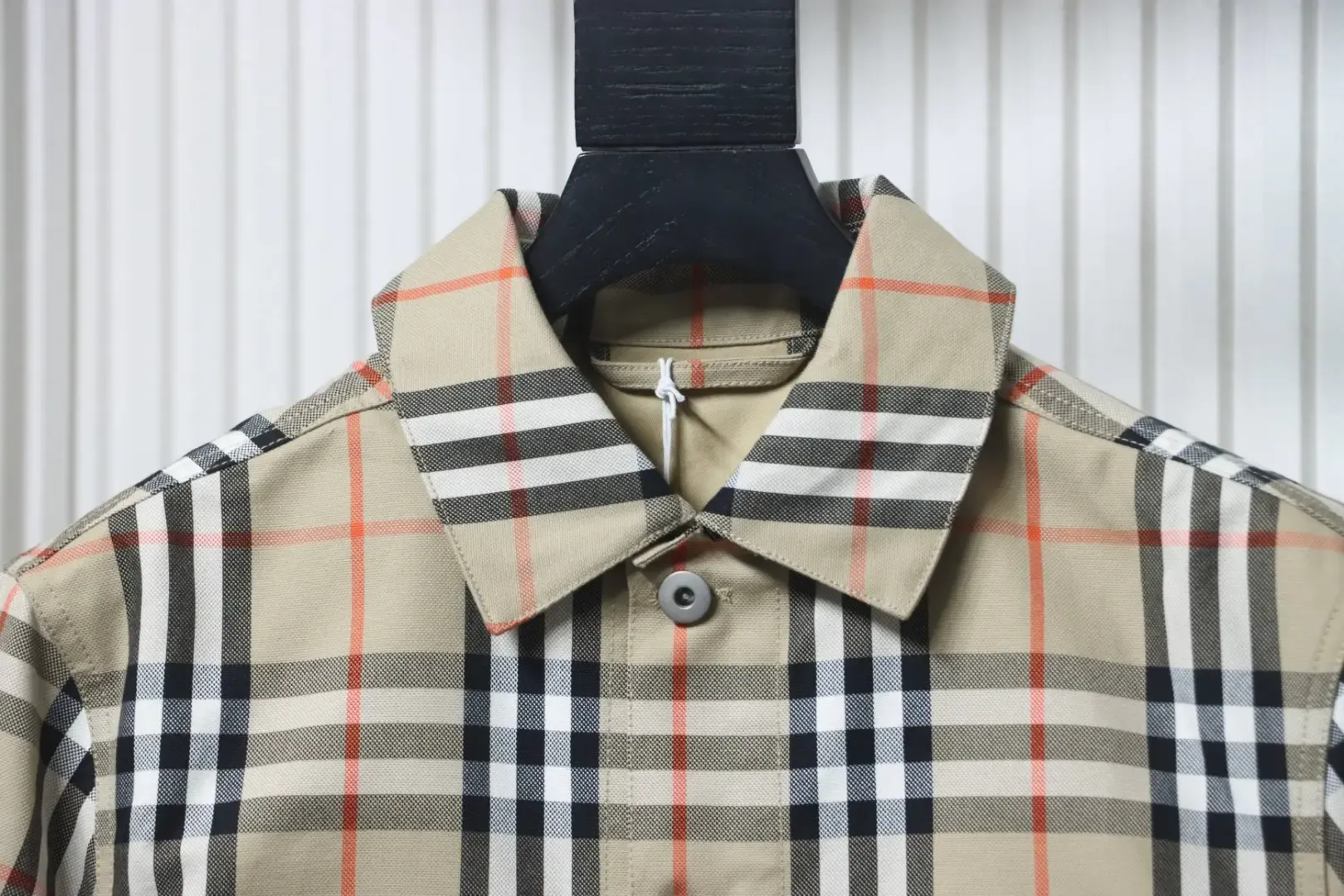 Checkered Jacket With Two Pockets - Image 3