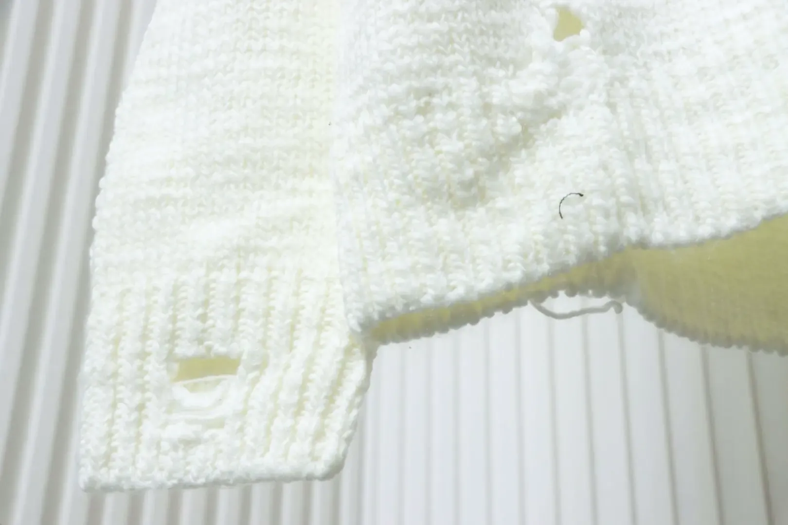 Embroidered Sweater With Dinosaur Chair Motif And Round Neckline - Image 5