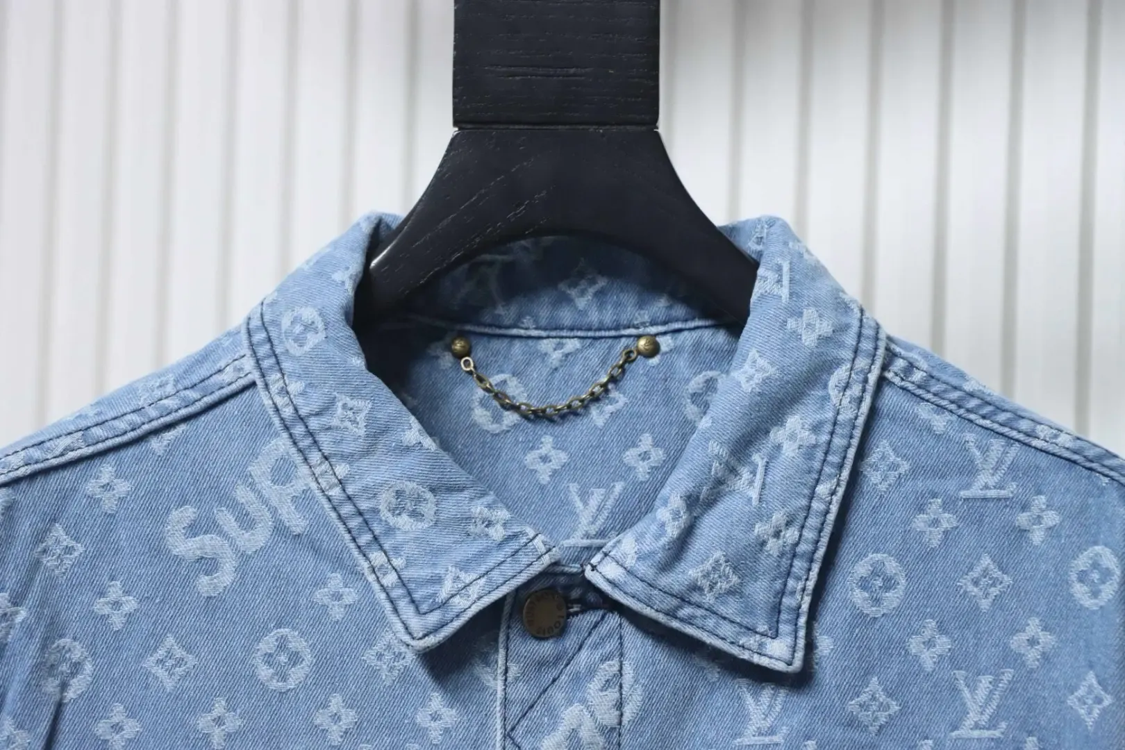 LU & Sup.1 denim jacket with all-over print - Image 5