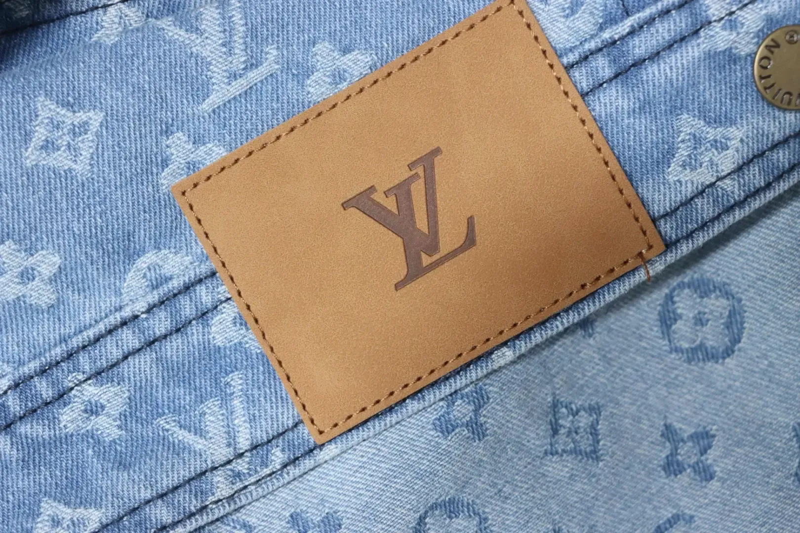 LU & Sup.1 denim jacket with all-over print - Image 10