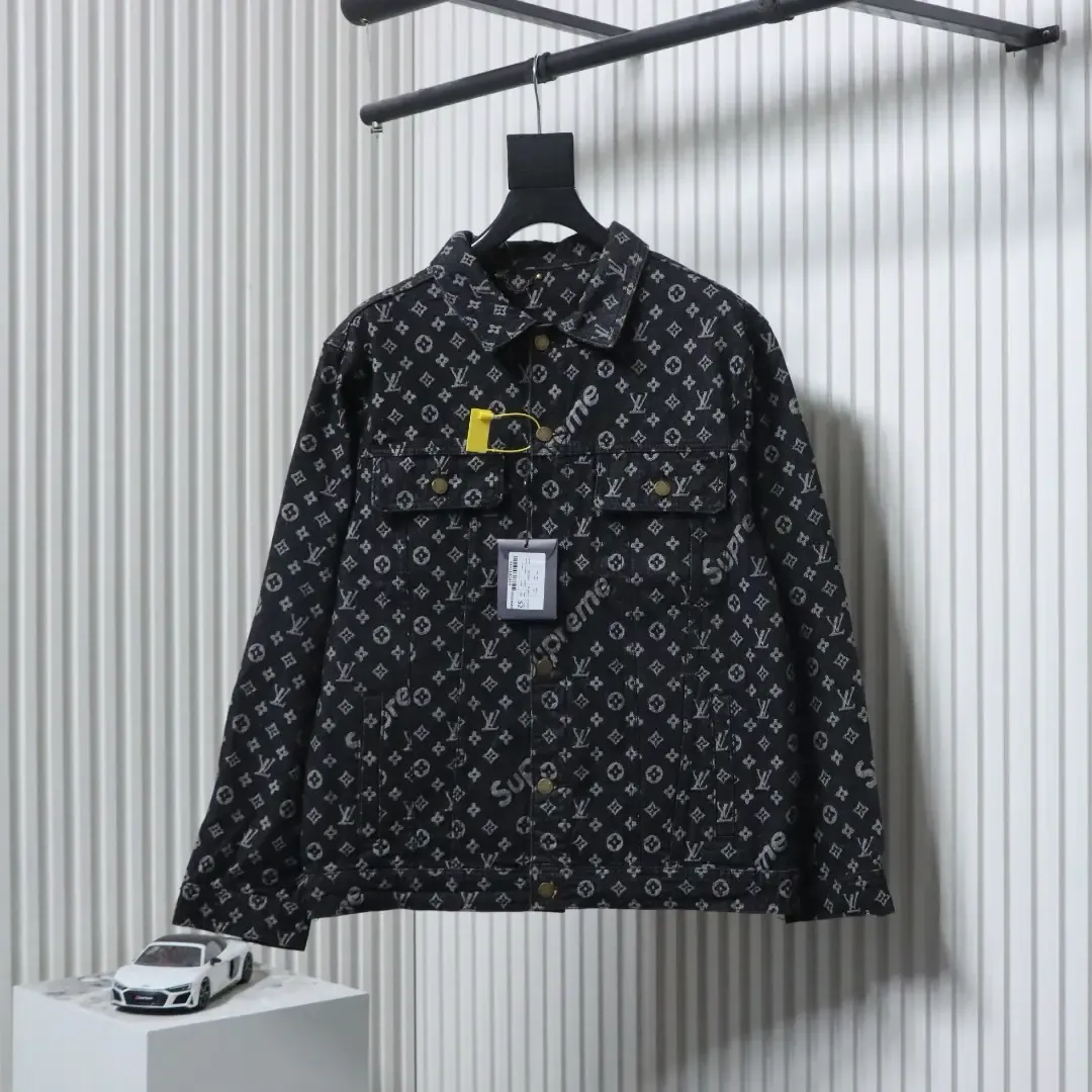 LU & Sup.1 denim jacket with all-over print