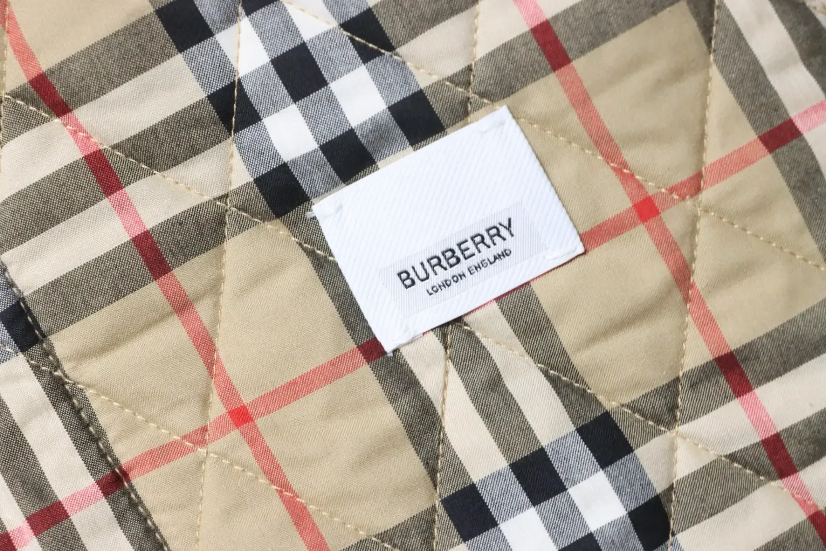 Quilted Stable Jacket With Corduroy Collar - Image 12