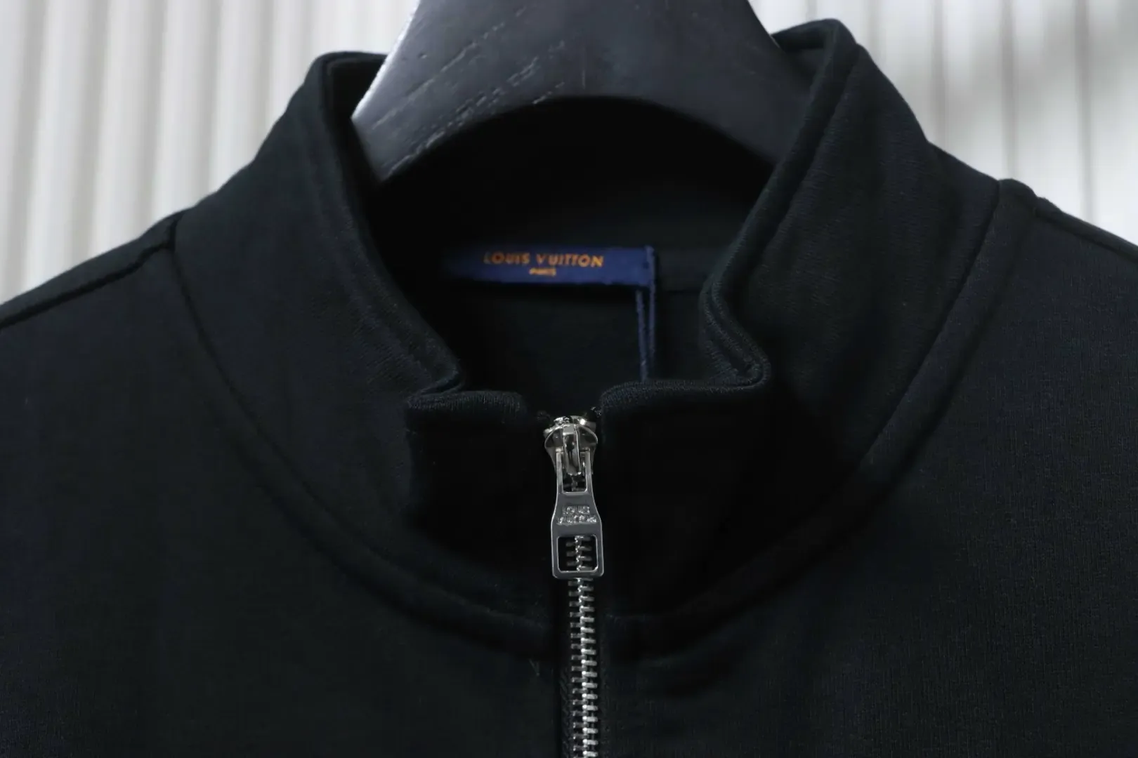 Suit Jacket With Four Flower Embroidery - Image 5