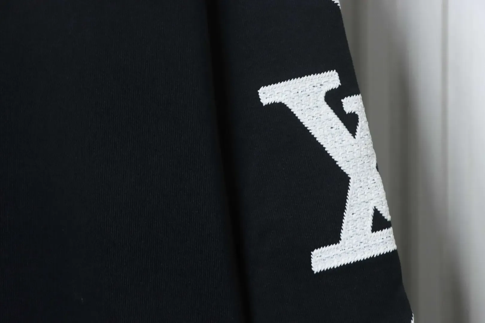 Suit Jacket With Four Flower Embroidery - Image 8